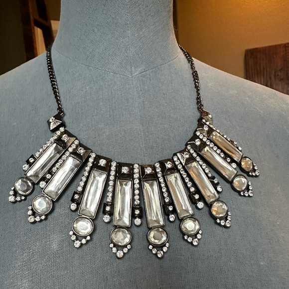 Necklace, clear crystal, gunmetal - Picture 3 of 5